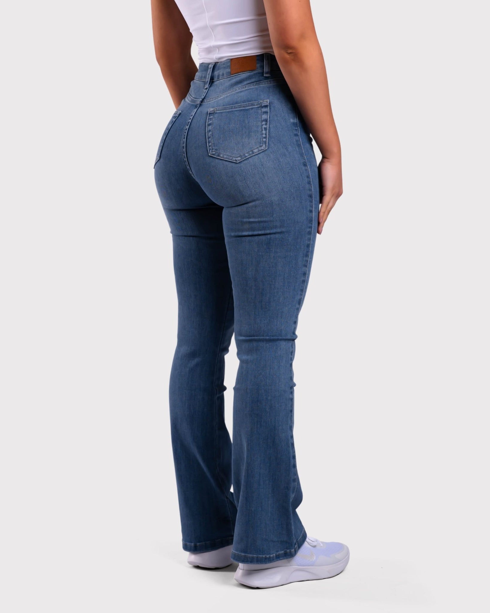 Dark Blue Flared Jeans - Peach Tights -