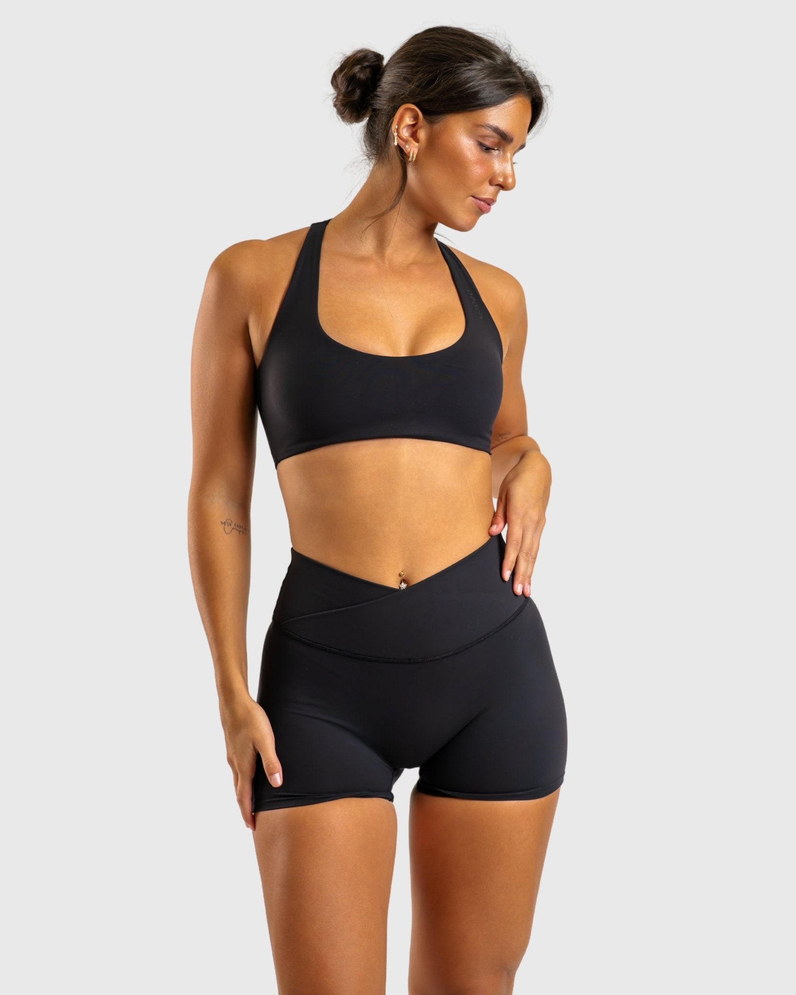 Black Divine V - waist Shorts - Peach Tights - Tights