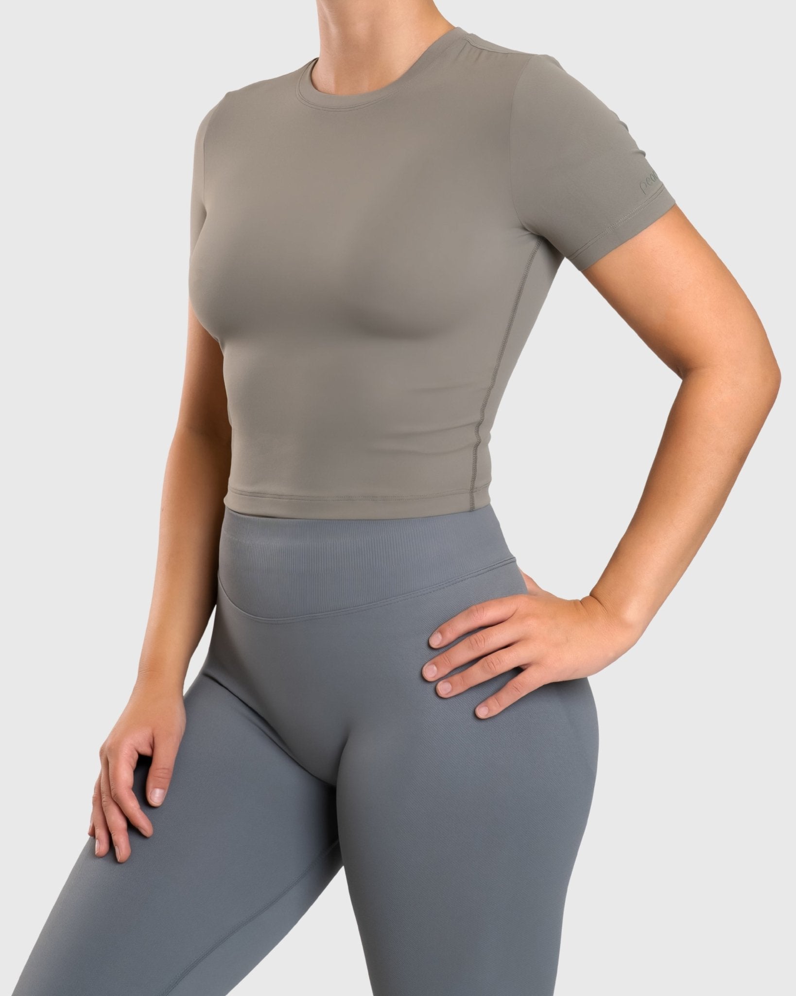 Green Dry - Fit Cropped T-shirt - Peach Tights - T-shirt